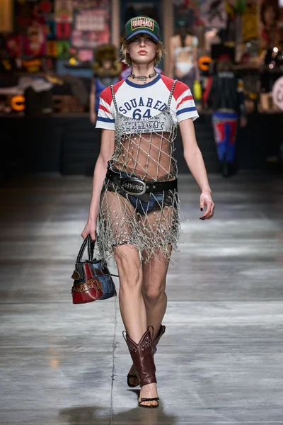 Look 29